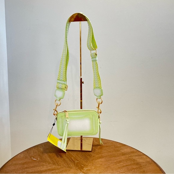 NWT 100% Authentic Marc Jacobs Fluoro Edge Snapshot Camera Bag Chartreuse - Picture 6 of 6